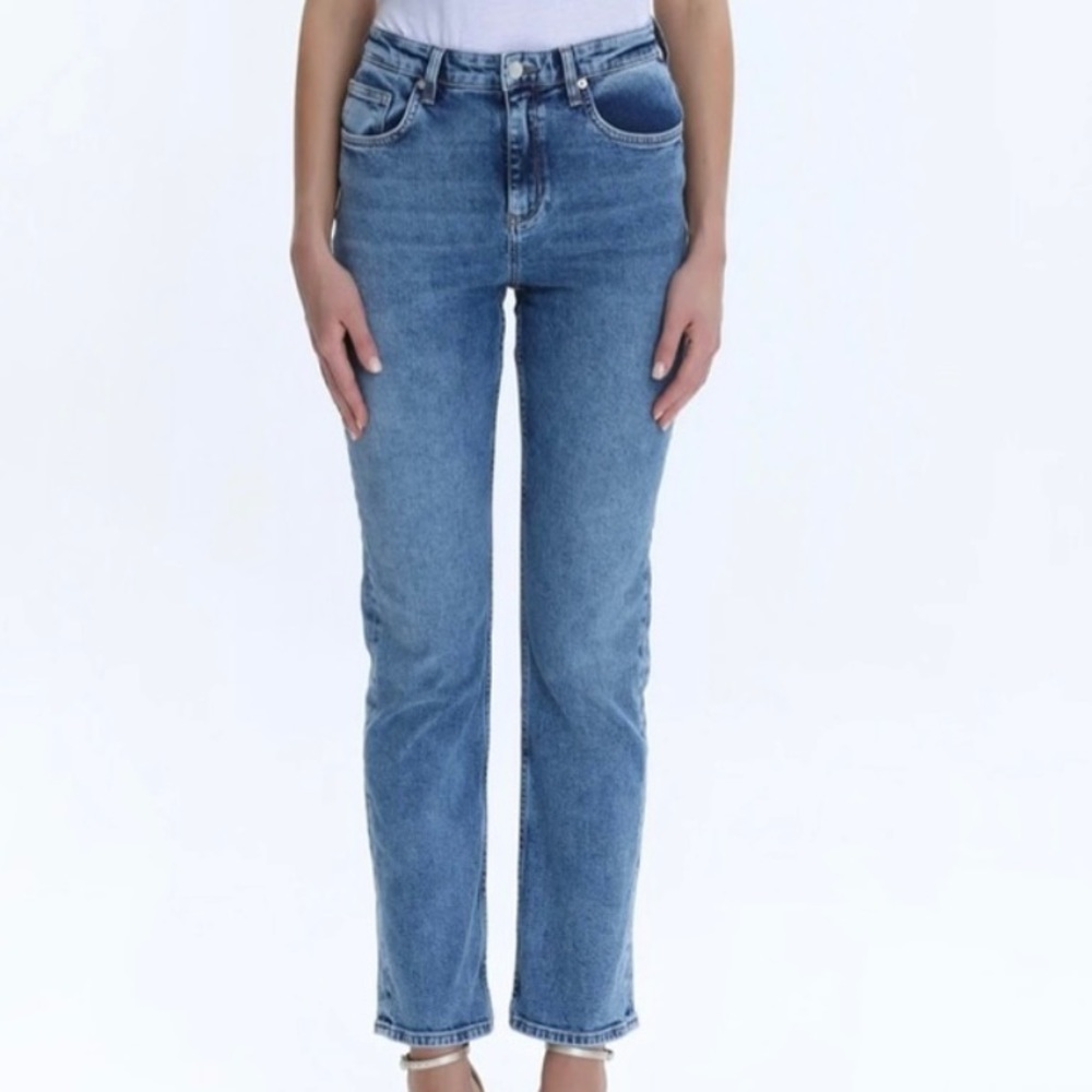Women High raise Jean, NEW WITH TAG